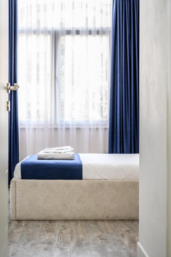 Miku Apartment-Modernly Designed Downtown تيرانا المظهر الخارجي الصورة