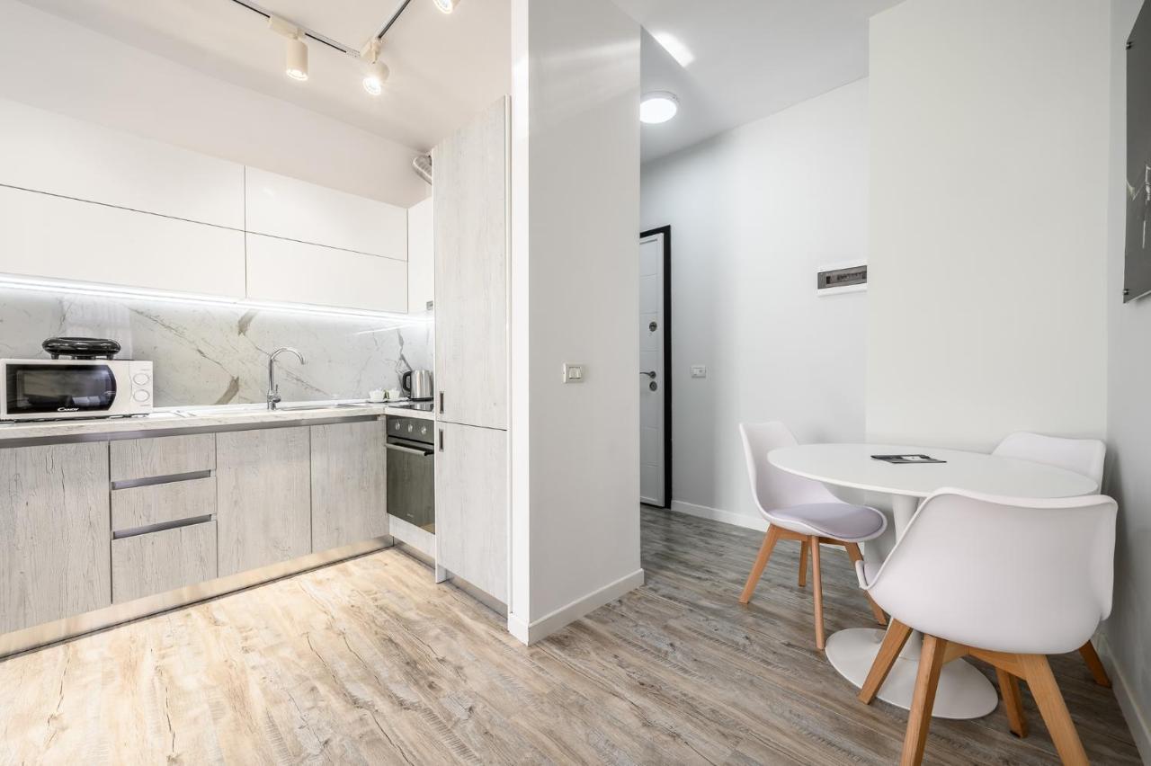 Miku Apartment-Modernly Designed Downtown تيرانا المظهر الخارجي الصورة