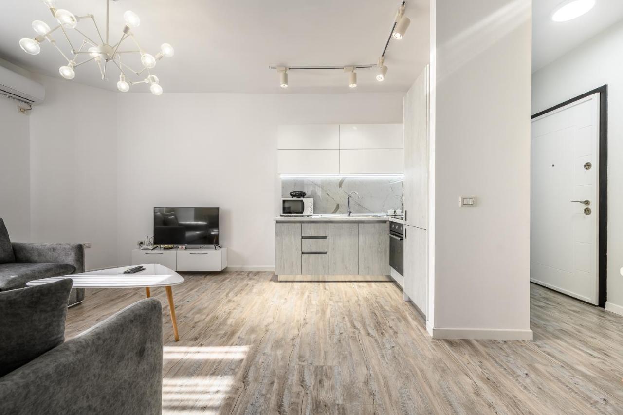 Miku Apartment-Modernly Designed Downtown تيرانا المظهر الخارجي الصورة