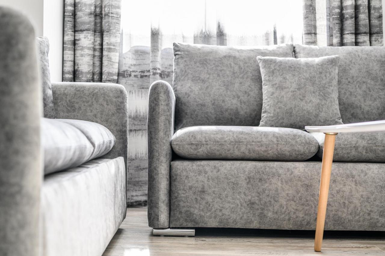 Miku Apartment-Modernly Designed Downtown تيرانا المظهر الخارجي الصورة