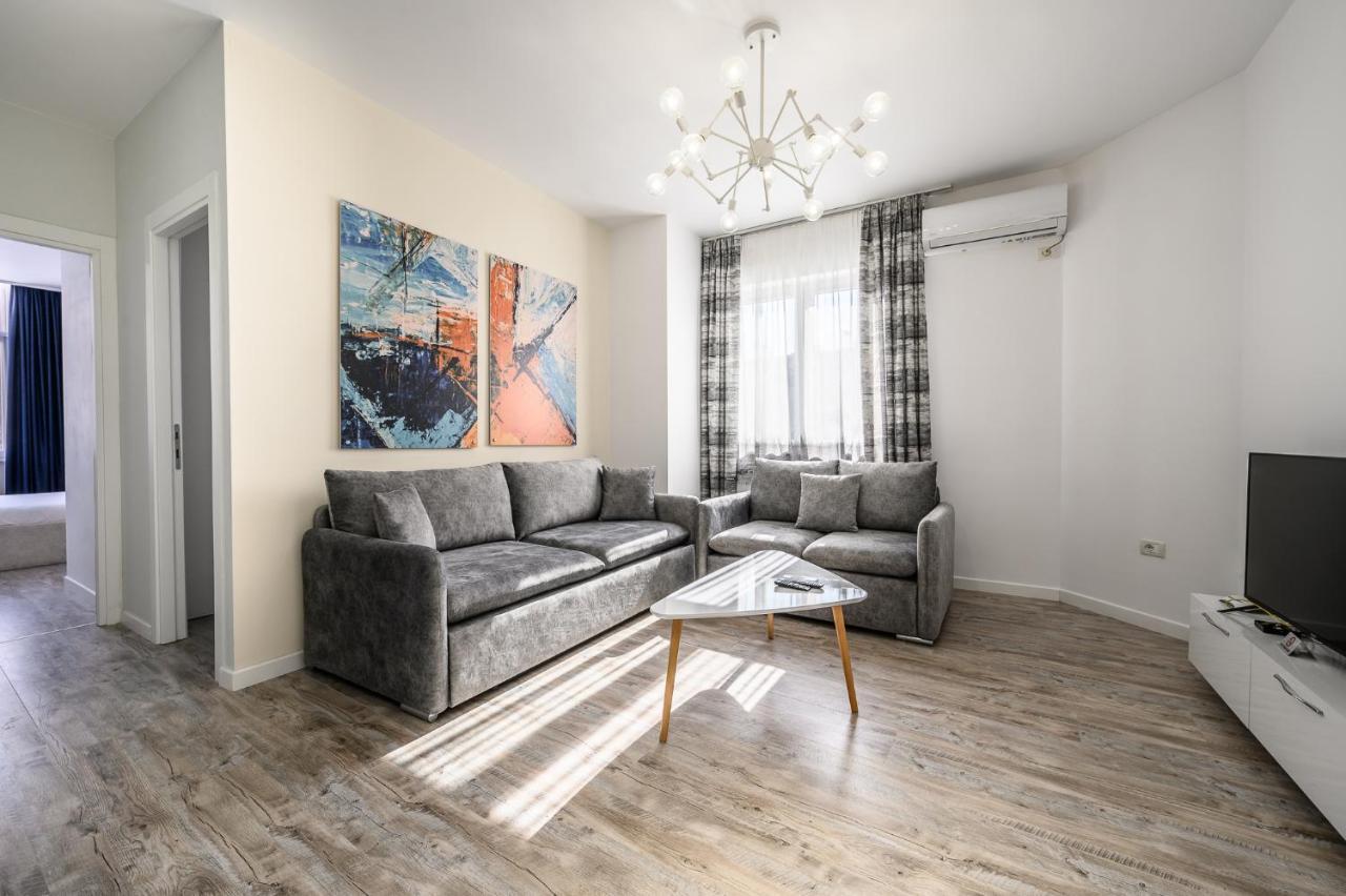 Miku Apartment-Modernly Designed Downtown تيرانا المظهر الخارجي الصورة