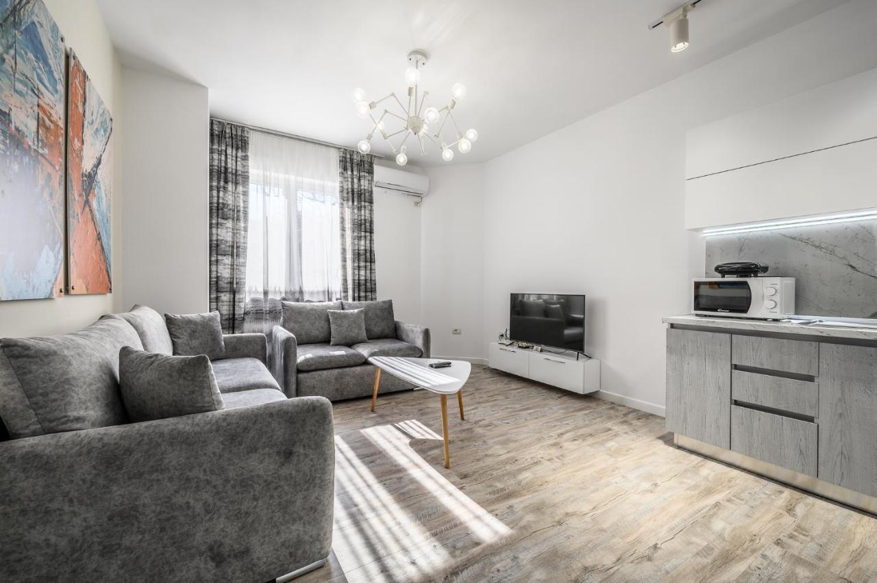 Miku Apartment-Modernly Designed Downtown تيرانا المظهر الخارجي الصورة
