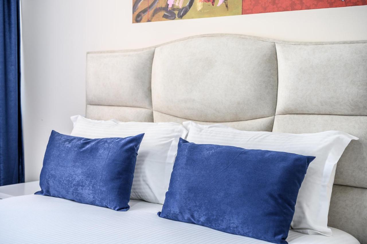 Miku Apartment-Modernly Designed Downtown تيرانا المظهر الخارجي الصورة